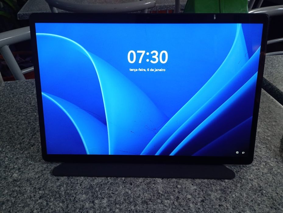 Portátil em bom estado mas com alguns riscos