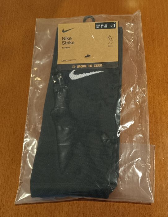 2 pares Meias de futebol Puma e Nike strike sem pé.
