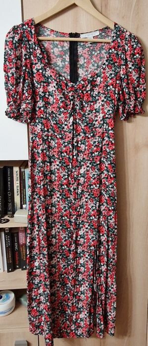 Sukienka letnia z rozcięciem