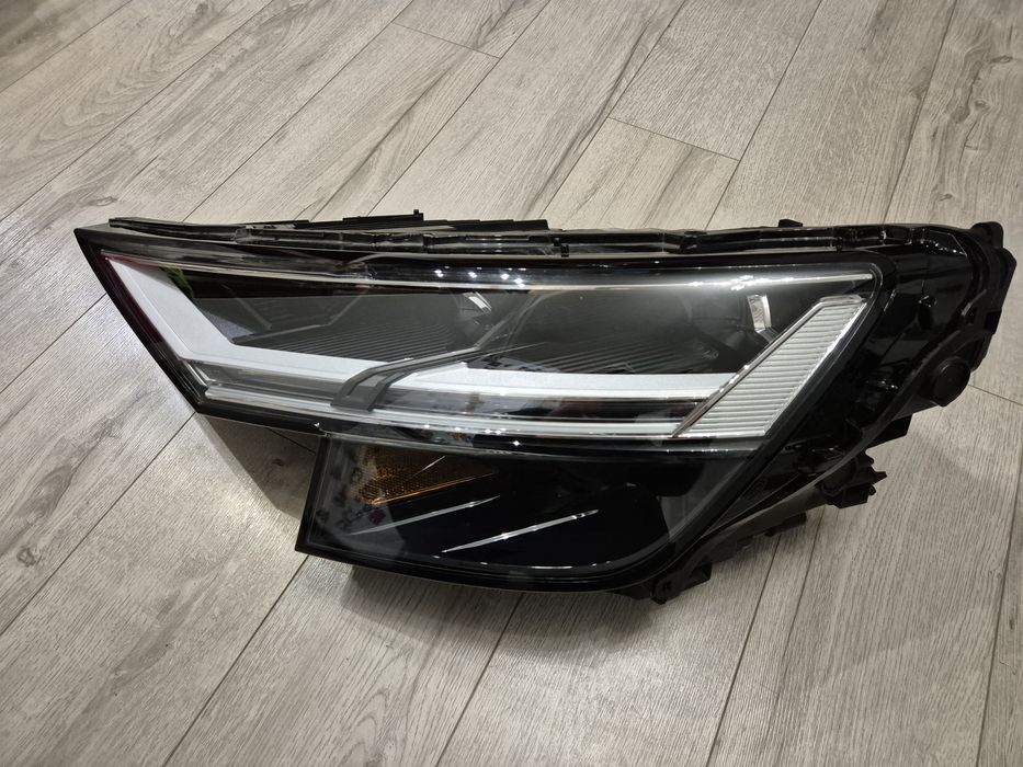Фара ліва Audi Q8 2019-2023 USA
