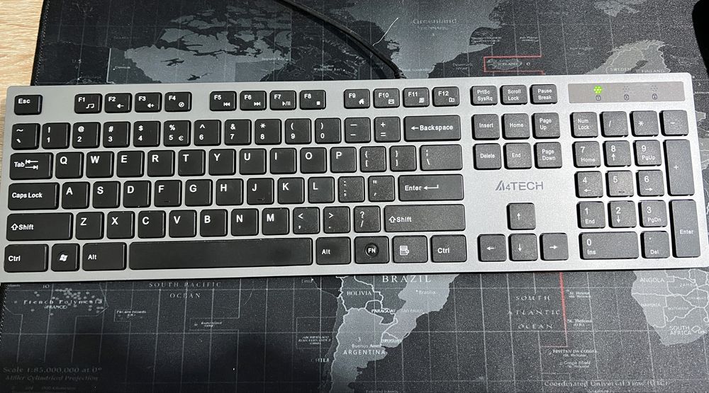 Komputer Ryzen 5 3600X / RX 5700 / 16GB RAM / SSD+M2 / monitor, mysz