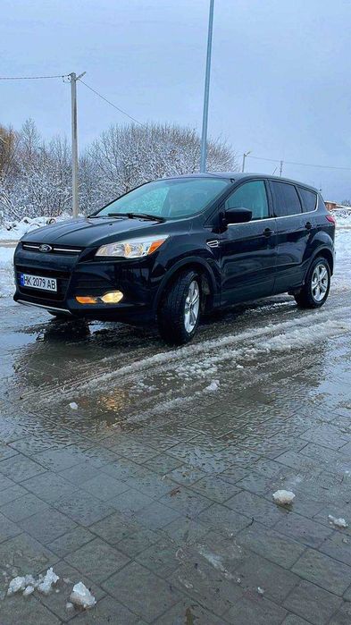 Автомобіль форд ескейп