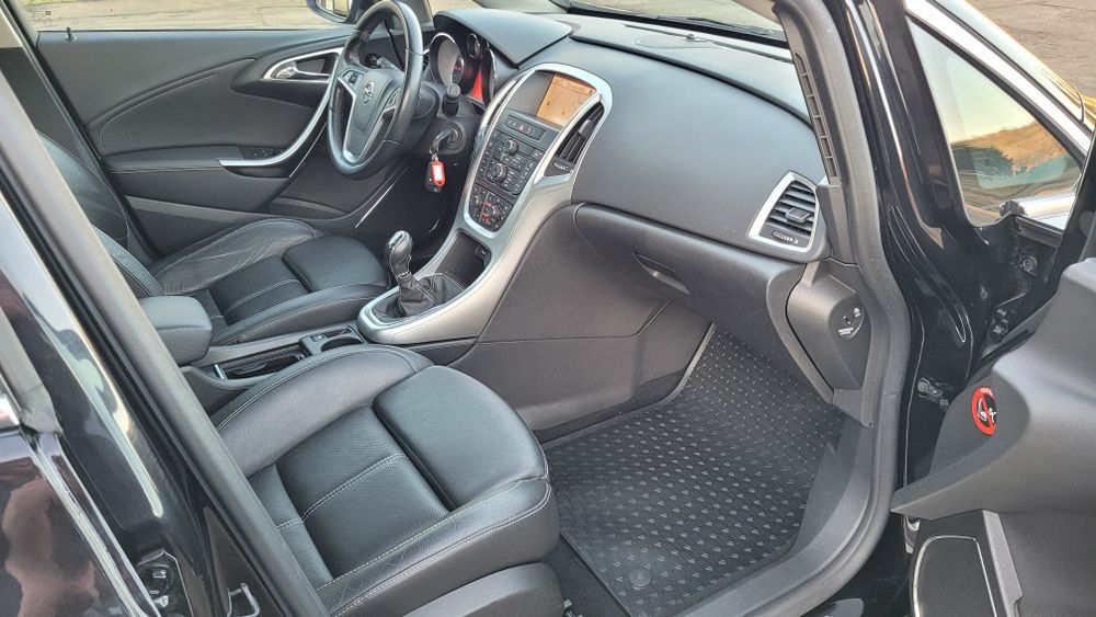 Opel Astra J 1.4 Turbo Bogate Wyposażenie