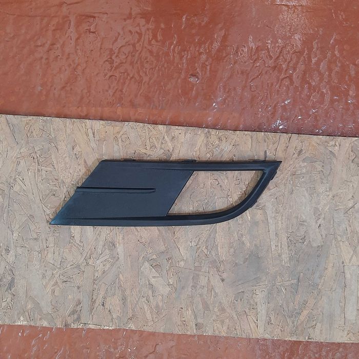 Заглушки перед.бампера нові та Б.В.(під ПТФ) VW Jetta 6 (2015 по 2018)