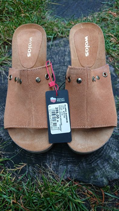 Wojas brązowe zamszowe klapki koturny na korku sandały Venezia