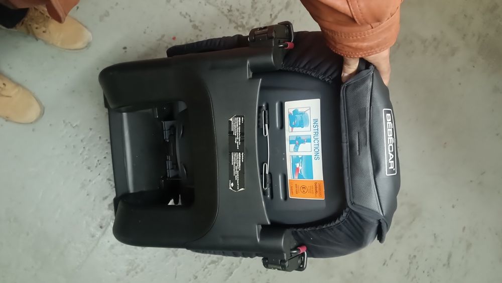 Cadeira Auto Bebecar 0-18kg– Conforto e Segurança para o Seu Bebé