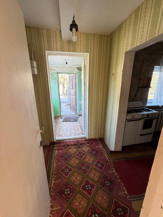 Продаж будинку поруч з річкою