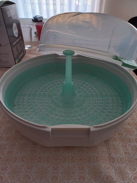 Microwave Bottle and Pacifier Sterilizer—Like New!64752319031169122