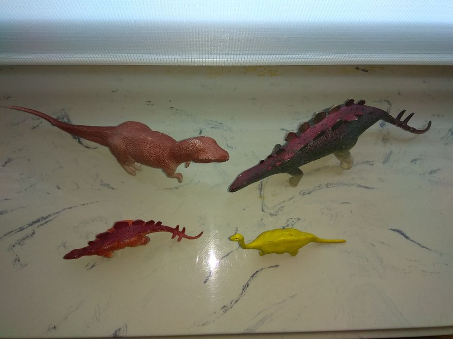 Zabawki dinozaury + Nemo