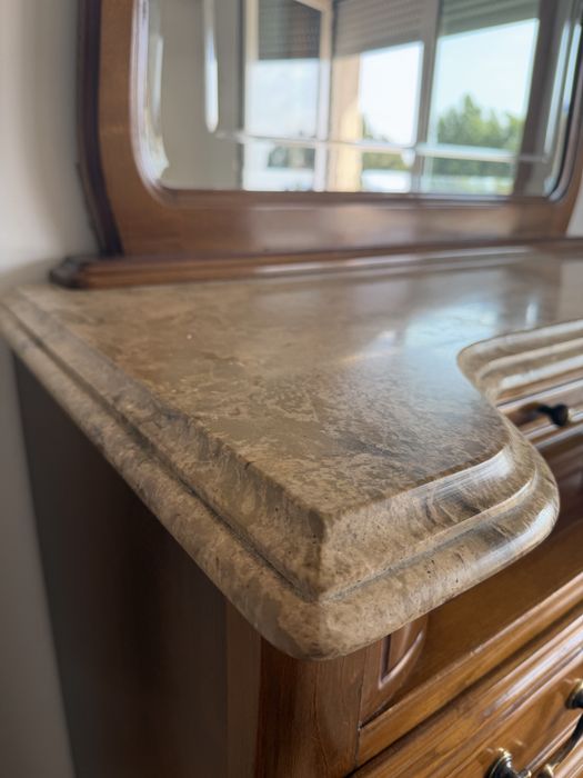 Mobiliario de quarto Cama, mesinha de cabeceiras e móvel