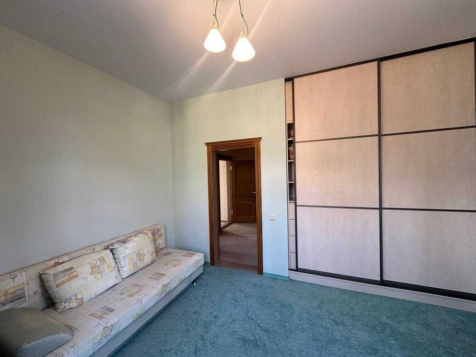 Здам шикарний будинок в Орловщині.