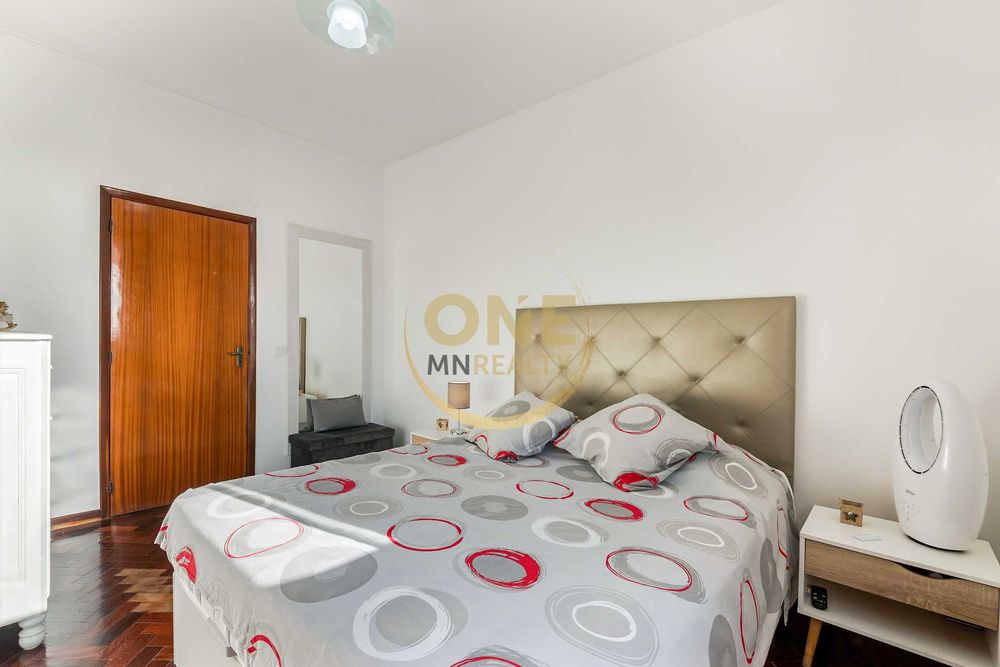Moradia Renovada com Vista Mar e Cidade — Santa Luzia, Funchal
