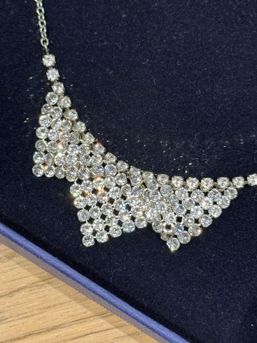 Kolia Swarovski piekny srebny naszyjnik mieniący sie regulowany