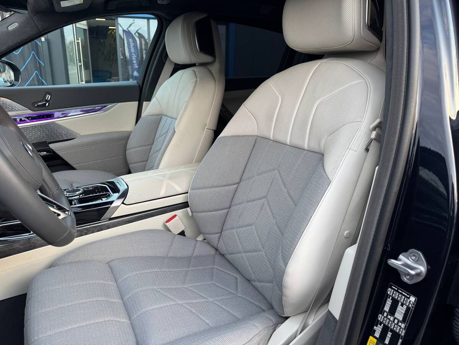 BMW i7 2023 freshauto