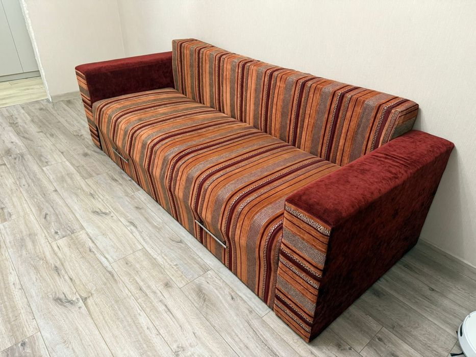 Диван крісло ліжко продам диван