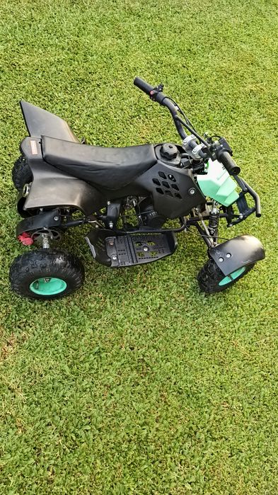 Moto quatro a gasolina