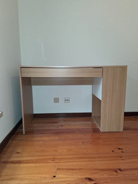 Secretaria nova, nunca usada