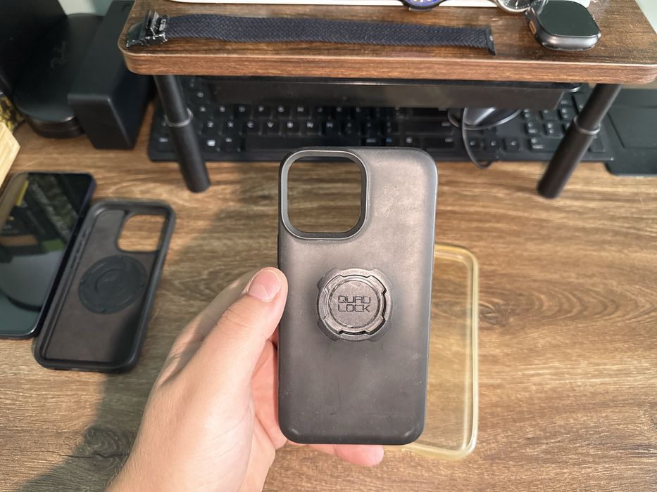I PHONE 13 PRO MAX  quad lock case /  dust case