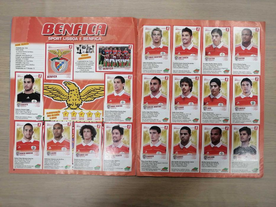 Caderneta Futebol 2010-11 - Panini [Completa]