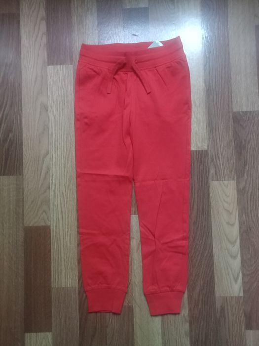 Hm  джегинсы на 6-7 лет 122 сим новые