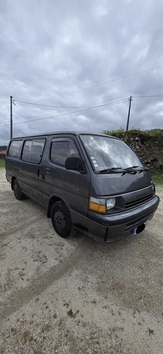 Toyota Hiace 2.4D 9 lugares