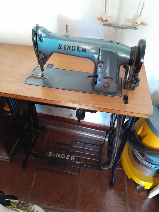 Maquina de  costura singer / vintage