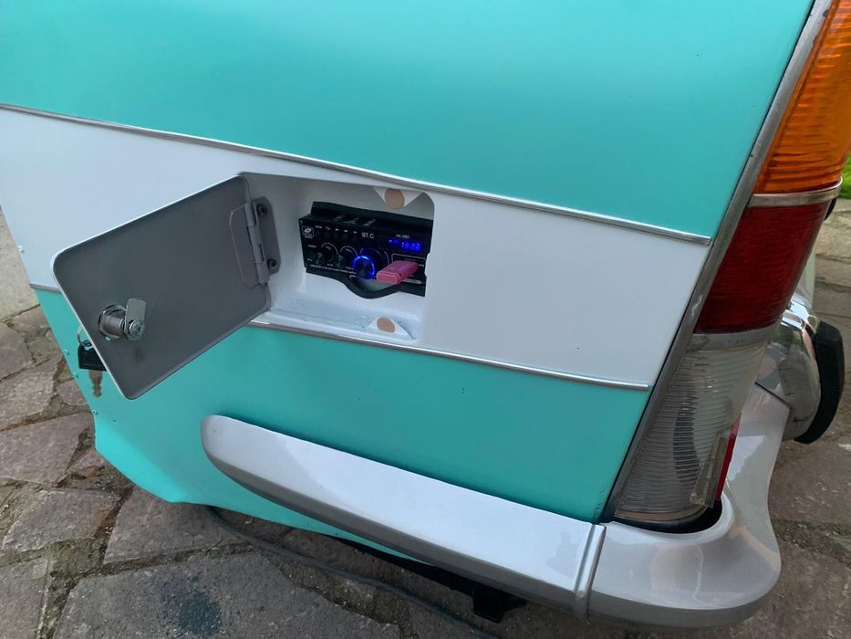 Sofá Americano. Sistema de som e luz