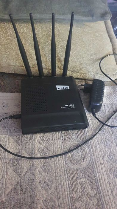 Очень классный WiFi router WF2780 гигабитный, два диап. в отл. сост.