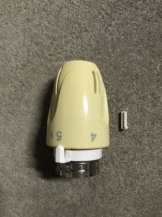 Głowica termostatyczna M30 x 1,5 - standardowy grzejnik w bloku