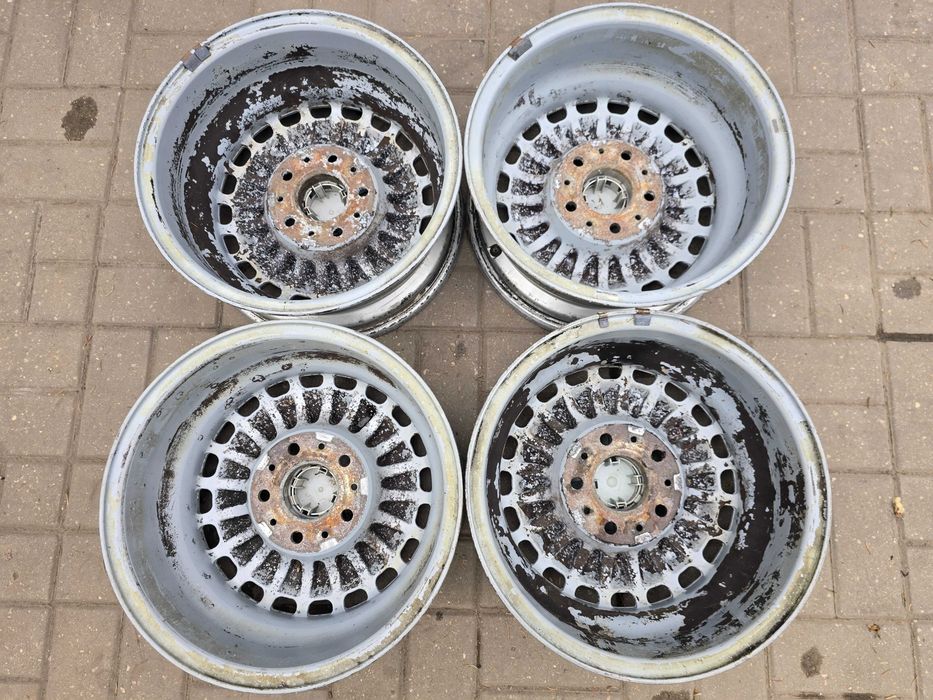BMW Styling 2 Alufelgi 15" 5x120 7J ET20 E32 E34 E28