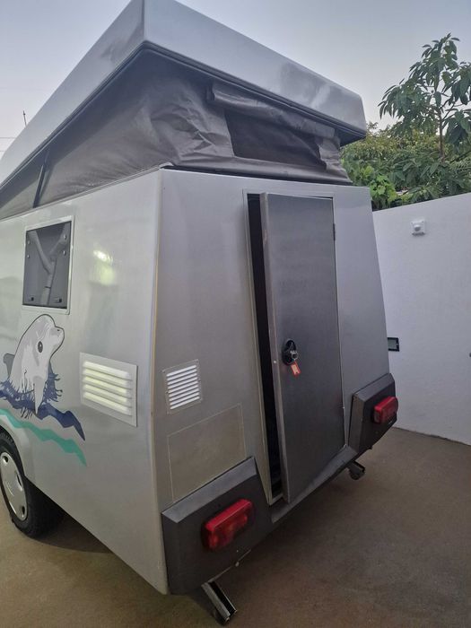Roulote Compacta Totalmente Restaurada | Teto Elevável | Design Marítimo (< 750 kg)
