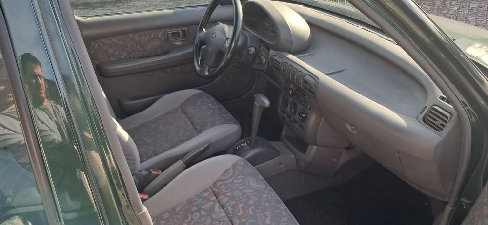 Nissan Micra 1.3  75cv Caixa automatica