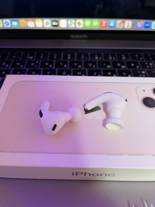 Apple AirPods Pro 2 на гарантії з цілим комплектом