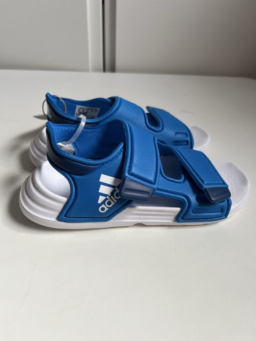 Piankowe sandały dla dziecka Adidas na rzepę