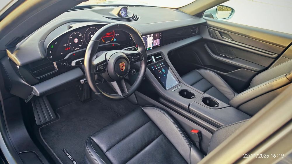 Porsche Taycan Standard