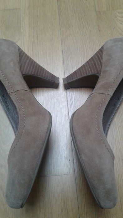 buty damskie na obcasie zamszowe beżowe 36
