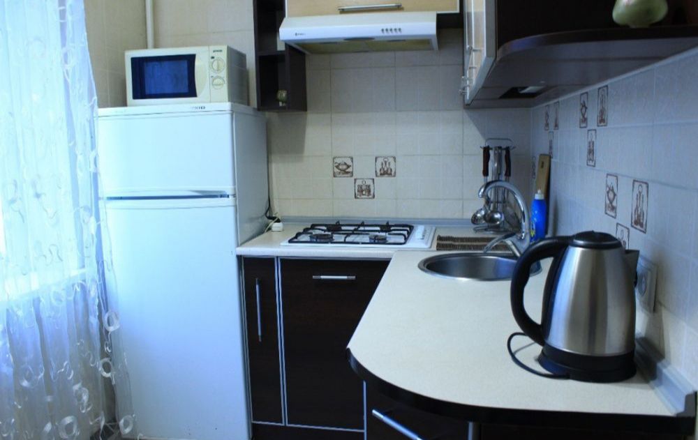 Посуточно 1я. кв ул. Братиславская 36 Институт сердца, м. Черниговская