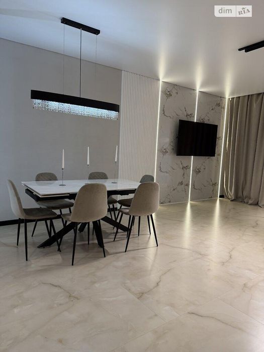 Продаж сучасного таунхауса в котеджному містечку New Village, Сторожни