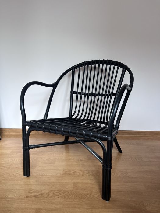 Fotel Ikea czarny ratanowy fotel boho