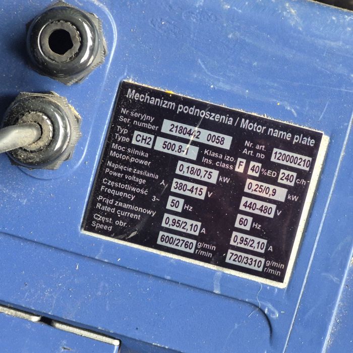 Wciągnik łańcuchowy , Podem 500kg. Z jazdą elektryczną.