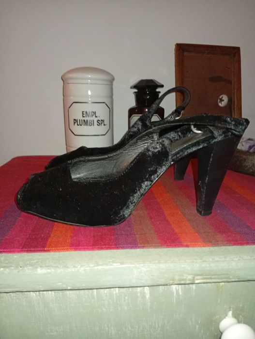 Eleganckie buty na wysokim obcasie, skóra