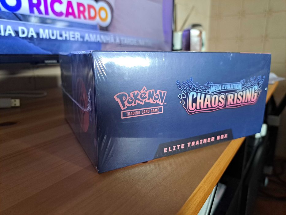 Pokemon Chaos Rising elite trainer box etb