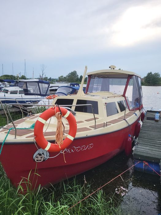 Jacht motorowy/ Łódź motorowa