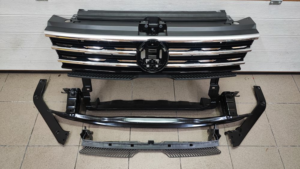 Бампер VW Tiguan 2017  2021 Тігуан решітка накладка заглушка кронштейн