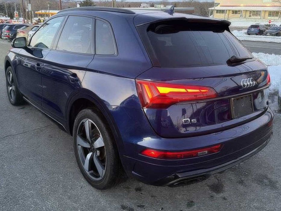 Audi Q5      2022