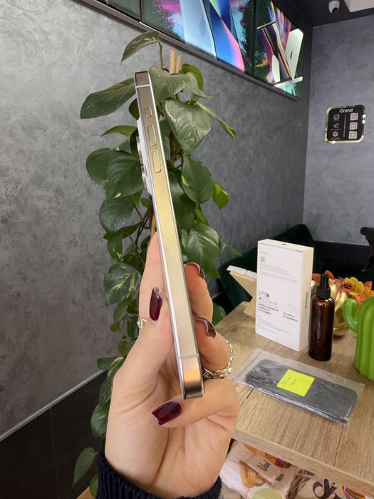 Б/у IPHONE 15Pro Max 1Tb White Titanium Neverlock Костюшка,5 igrand