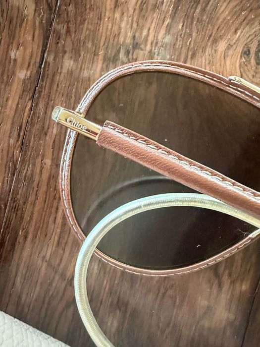 Óculos sol Chloe. Couro metal