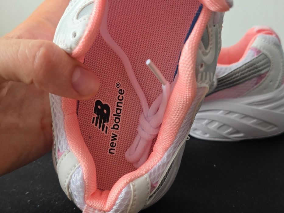 Нові кросівки New Balance 530 White/Pink • Розмір 39