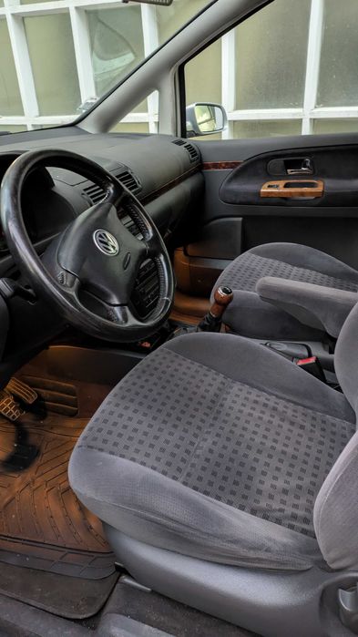 VW Sharan - Carro familiar muito versátil