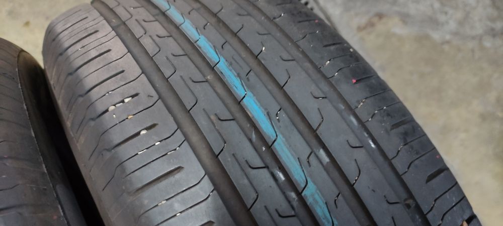 Pneus 225/60/18 continental semi novos